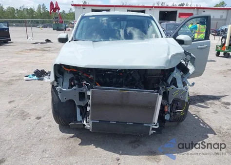 2023 Ford Maverick Lariat z USA, uszkodzony, nr VIN 3FTTW8E35PRB02451